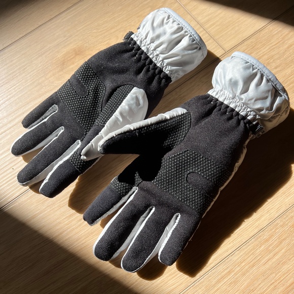 Waterproof/windproof gloves - Picture 2 of 5